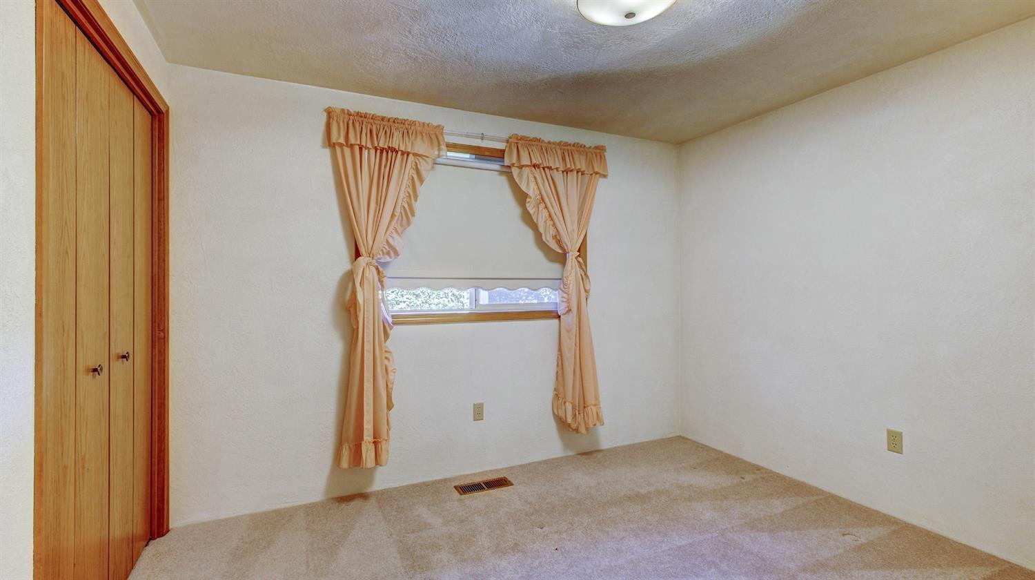 2140 Spring Street Medford, OR 97504 - Photo 23 of 31 Additional Photo
