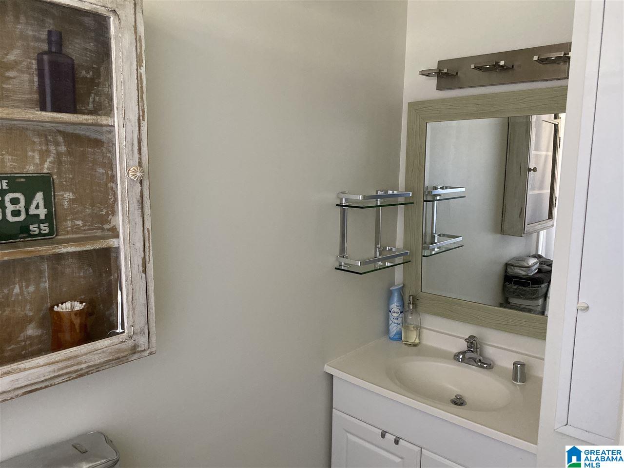 2990 Rhodes Circle South, Unit 111 Birmingham, AL 35205 - Photo 17 of 24
