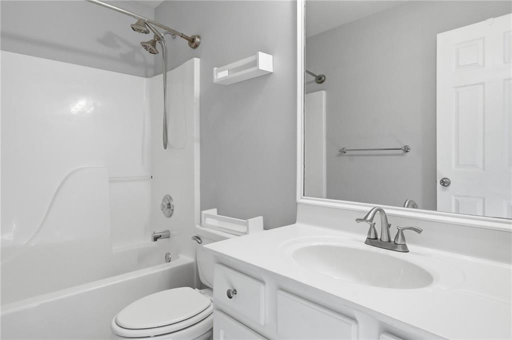 201 Arbor Hills Road North Talking Rock, GA 30175 - Photo 20 of 46 a bathroom with a sink toilet tub and shower