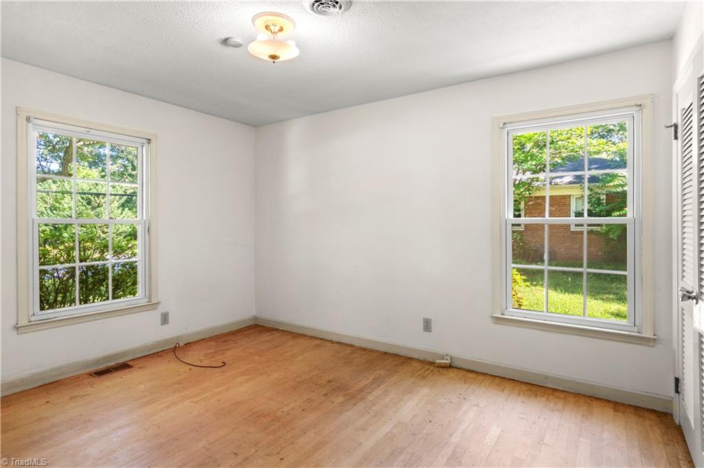 701 North Peace Haven Road Winston-Salem, NC 27104 - Photo 18 of 24