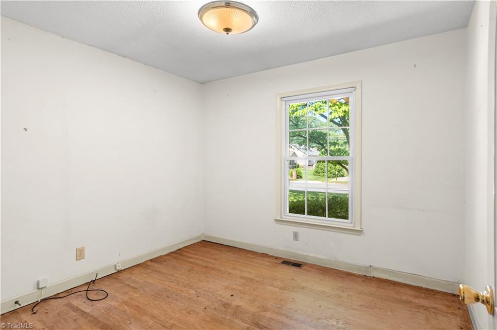 701 North Peace Haven Road Winston-Salem, NC 27104 - Photo 19 of 24