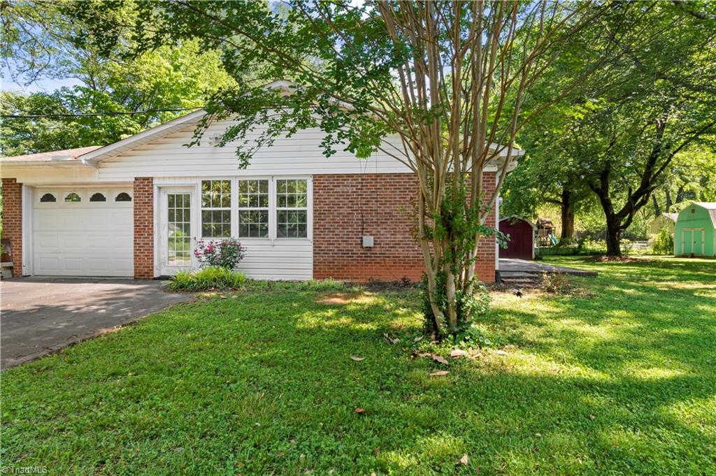 701 North Peace Haven Road Winston-Salem, NC 27104 - Photo 21 of 24