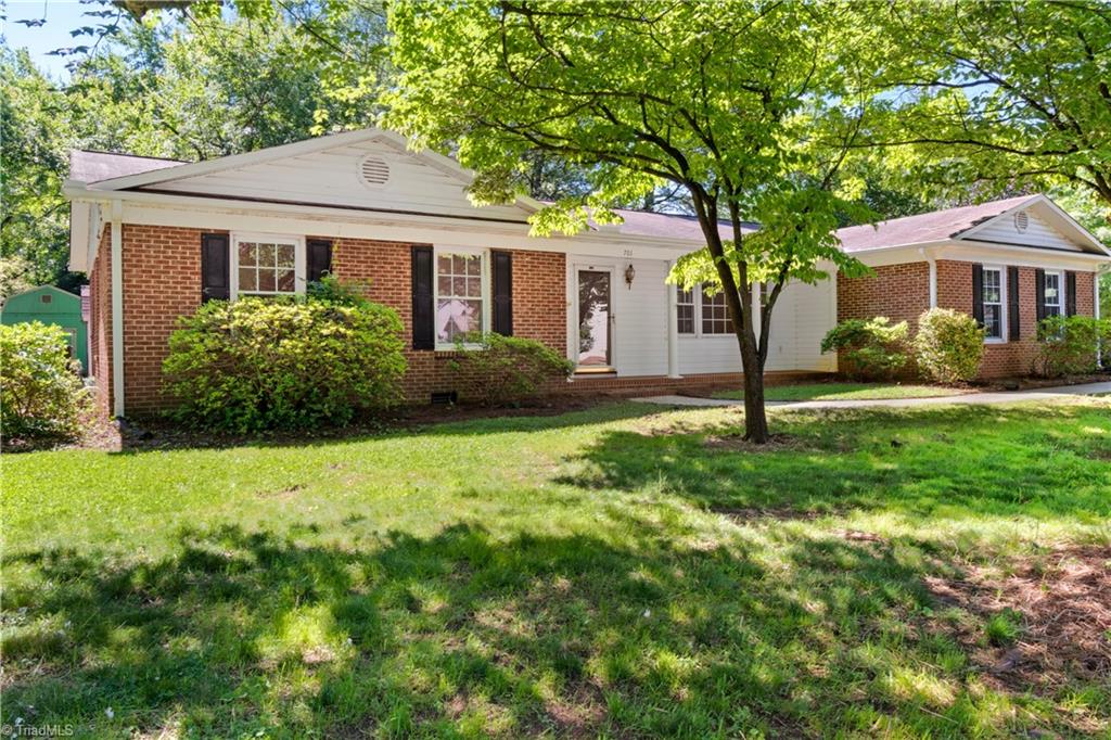 701 North Peace Haven Road Winston-Salem, NC 27104 - Photo 3 of 24