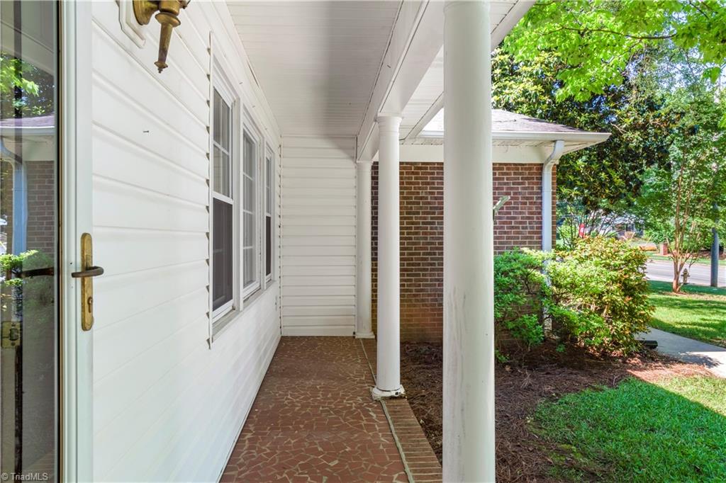 701 North Peace Haven Road Winston-Salem, NC 27104 - Photo 4 of 24