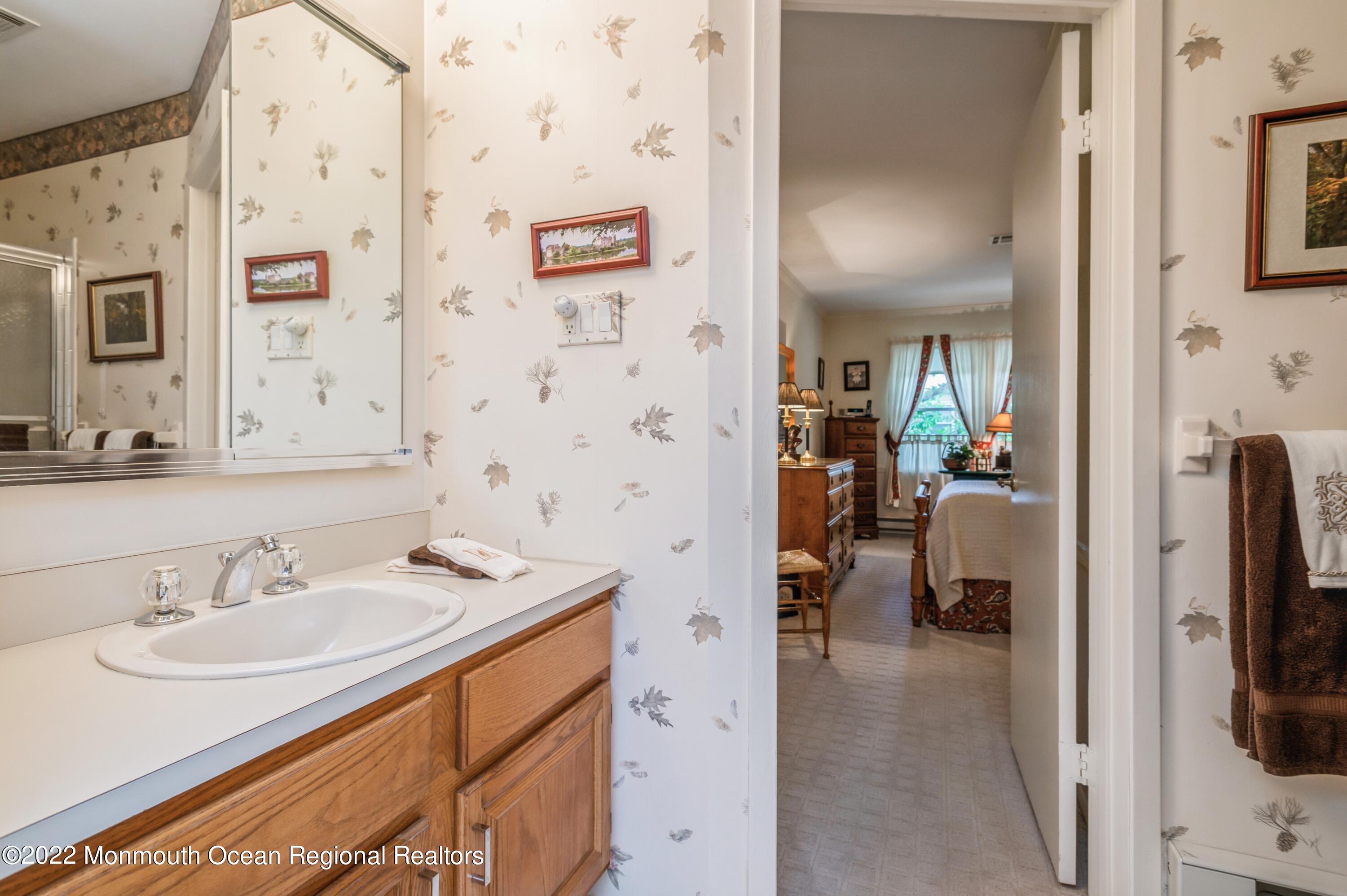 26 Meadowbrook Road Brick, NJ 08723 - Photo 21 of 32 MAIN BATH