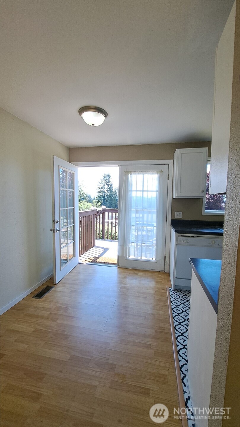 3259 Wright Avenue Bremerton, WA 98310 - Photo 9 of 25