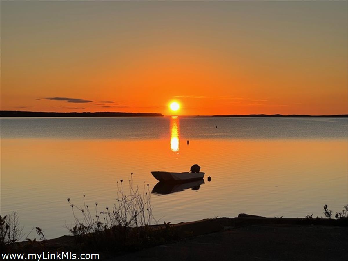 61 Simpsons Lane Edgartown, MA 02539 - Photo 22 of 25 Gallery Image 22