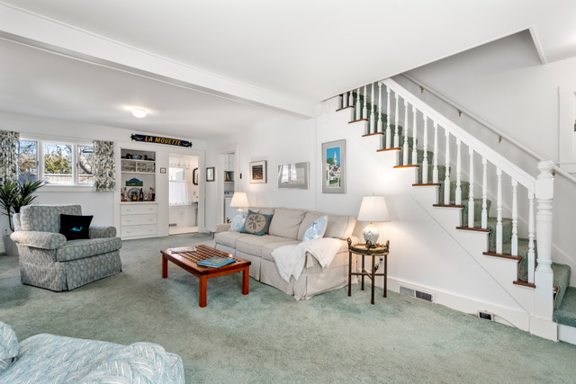 61 Simpsons Lane Edgartown, MA 02539 - Photo 6 of 25 Gallery Image 6