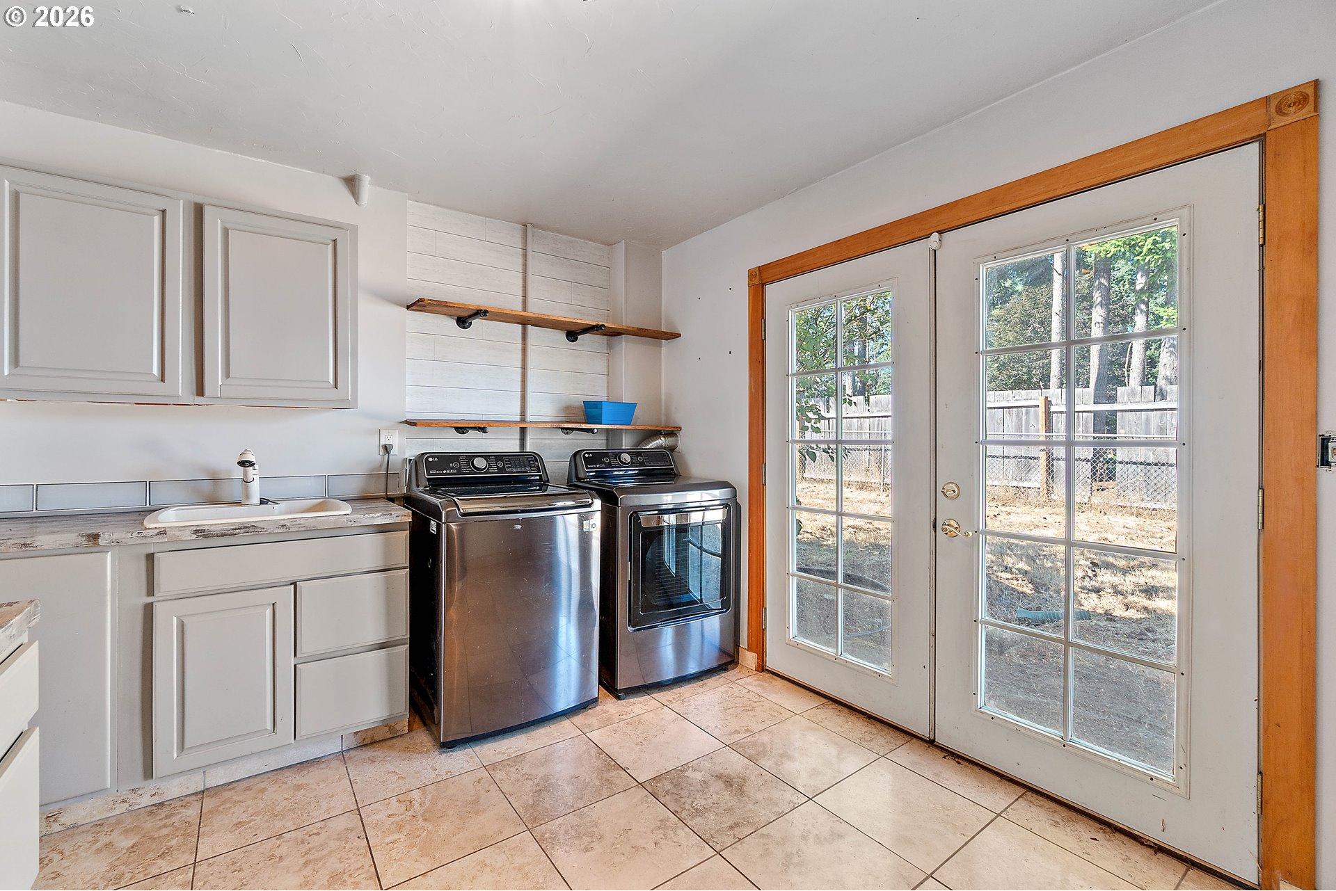 35538 Southeast Snuffin Road Estacada, OR 97023 - Photo 28 of 47 Laundry