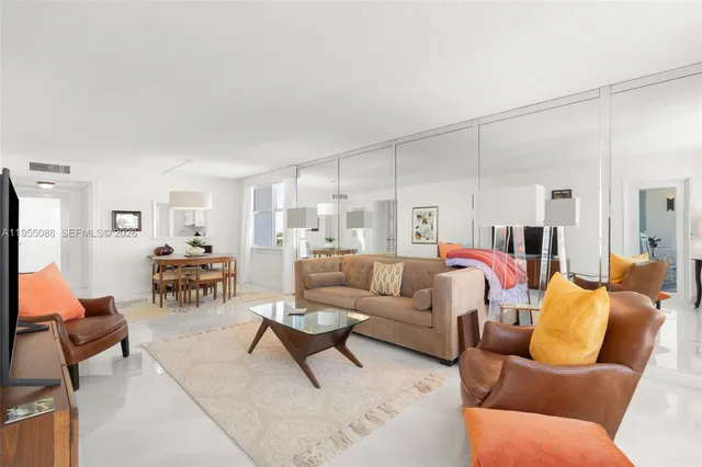 $450,000 | 201 North Ocean Boulevard, Unit 712, Pompano Beach, FL 33062