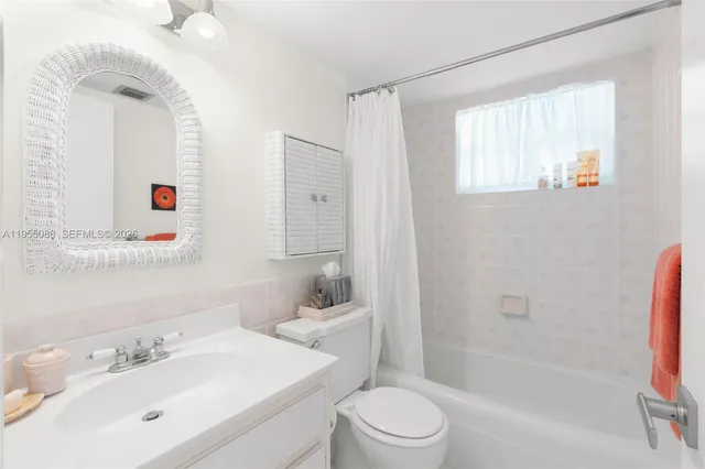 $450,000 | 201 North Ocean Boulevard, Unit 712, Pompano Beach, FL 33062