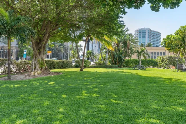 $450,000 | 201 North Ocean Boulevard, Unit 712, Pompano Beach, FL 33062