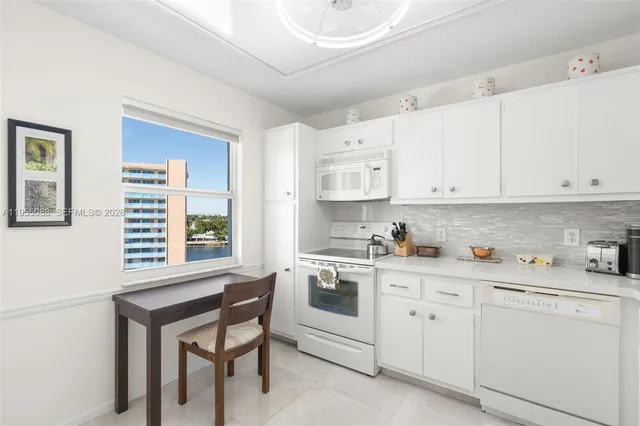 $450,000 | 201 North Ocean Boulevard, Unit 712, Pompano Beach, FL 33062