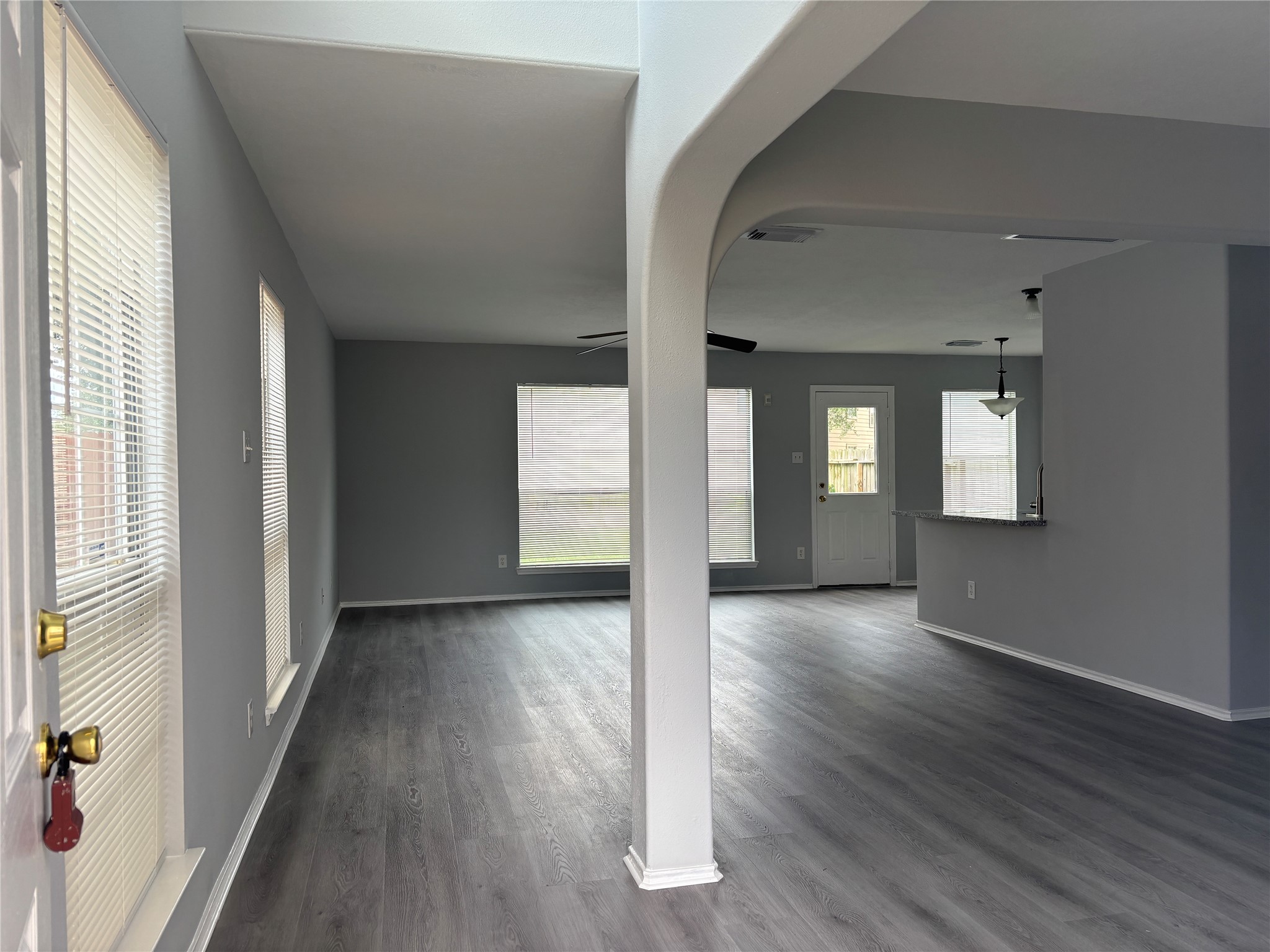 13642 Rural Oak Street Houston, TX 77034 - Photo 5 of 38
