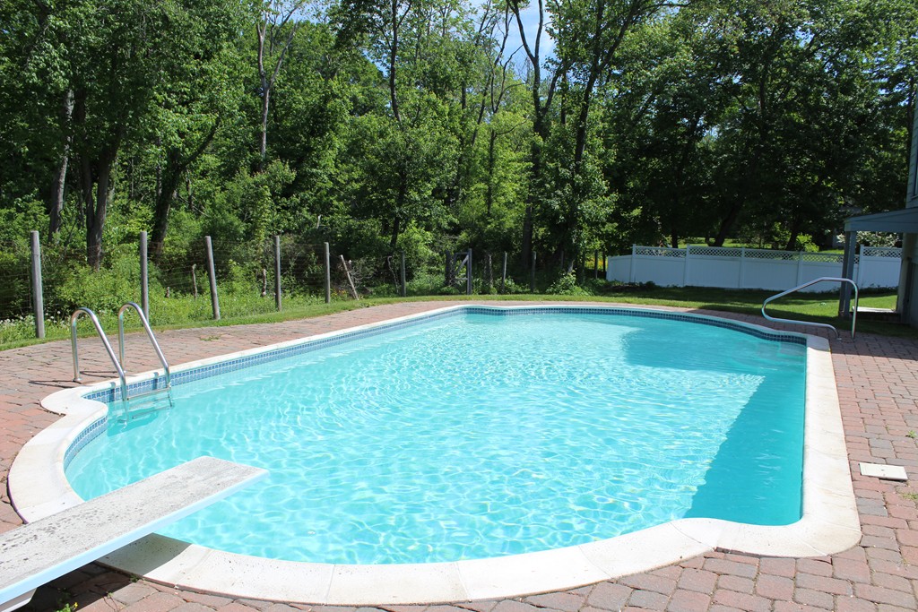 33 Alan Road Hamilton, MA 01982 - Photo 11 of 11 Gallery Image 11