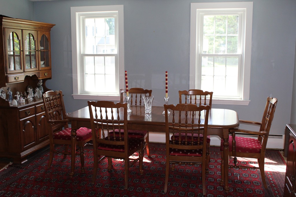 33 Alan Road Hamilton, MA 01982 - Photo 3 of 11 Gallery Image 3