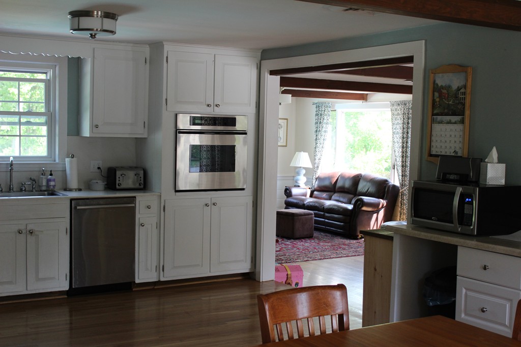 33 Alan Road Hamilton, MA 01982 - Photo 4 of 11 Gallery Image 4