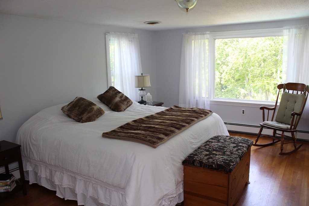 33 Alan Road Hamilton, MA 01982 - Photo 8 of 11 Gallery Image 8