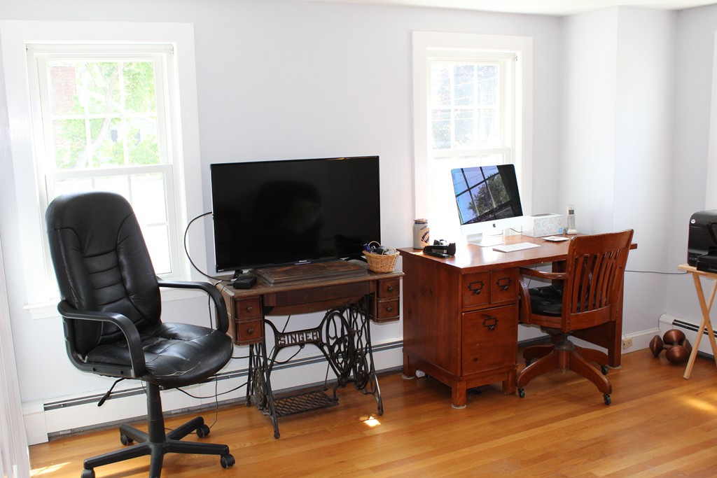 33 Alan Road Hamilton, MA 01982 - Photo 9 of 11 Gallery Image 9