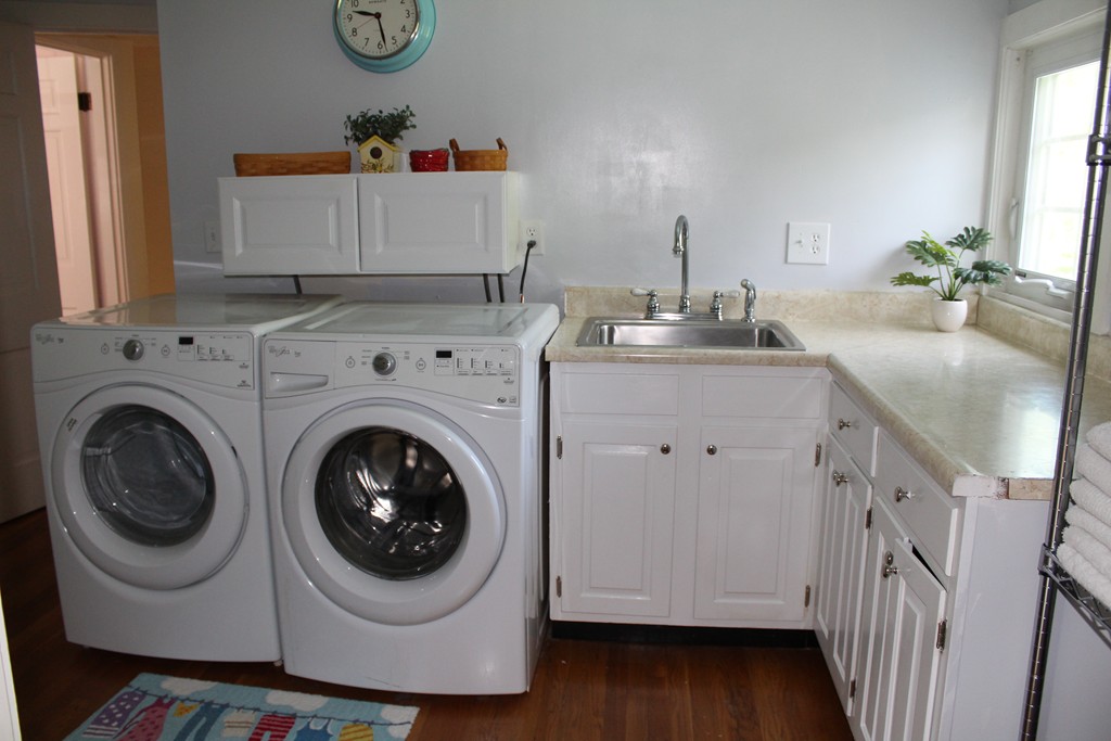 33 Alan Road Hamilton, MA 01982 - Photo 10 of 11 Gallery Image 10