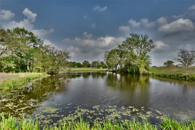 $1,640,000 | 141 St Giddings Tx 78942, Giddings, TX 78942
