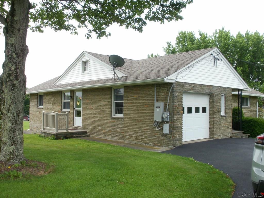 748 Stoystown Road Somerset, PA 15501 - Photo 4 of 23
