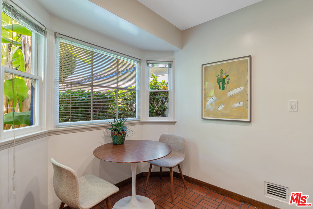 11806 Bellagio Road Los Angeles, CA 90049 - Photo 14 of 42 Gallery Image 14