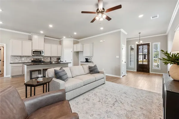 $382,900 | 6110 Pocono Drive, College Station, TX 77845