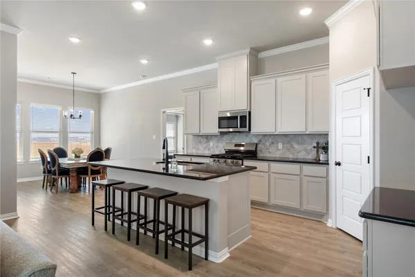 $382,900 | 6110 Pocono Drive, College Station, TX 77845