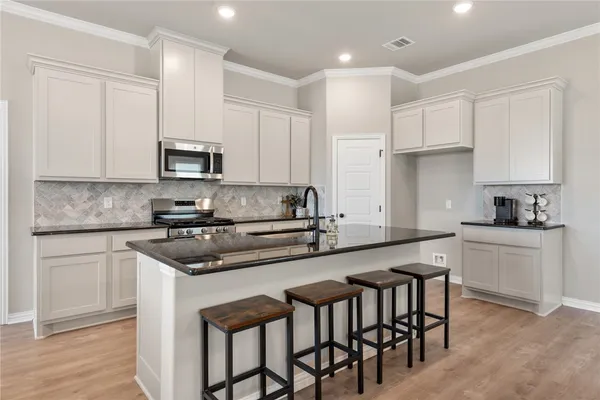 $382,900 | 6110 Pocono Drive, College Station, TX 77845