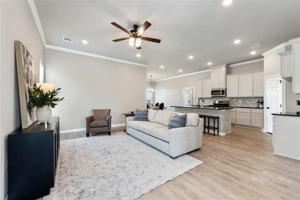 $382,900 | 6110 Pocono Drive, College Station, TX 77845