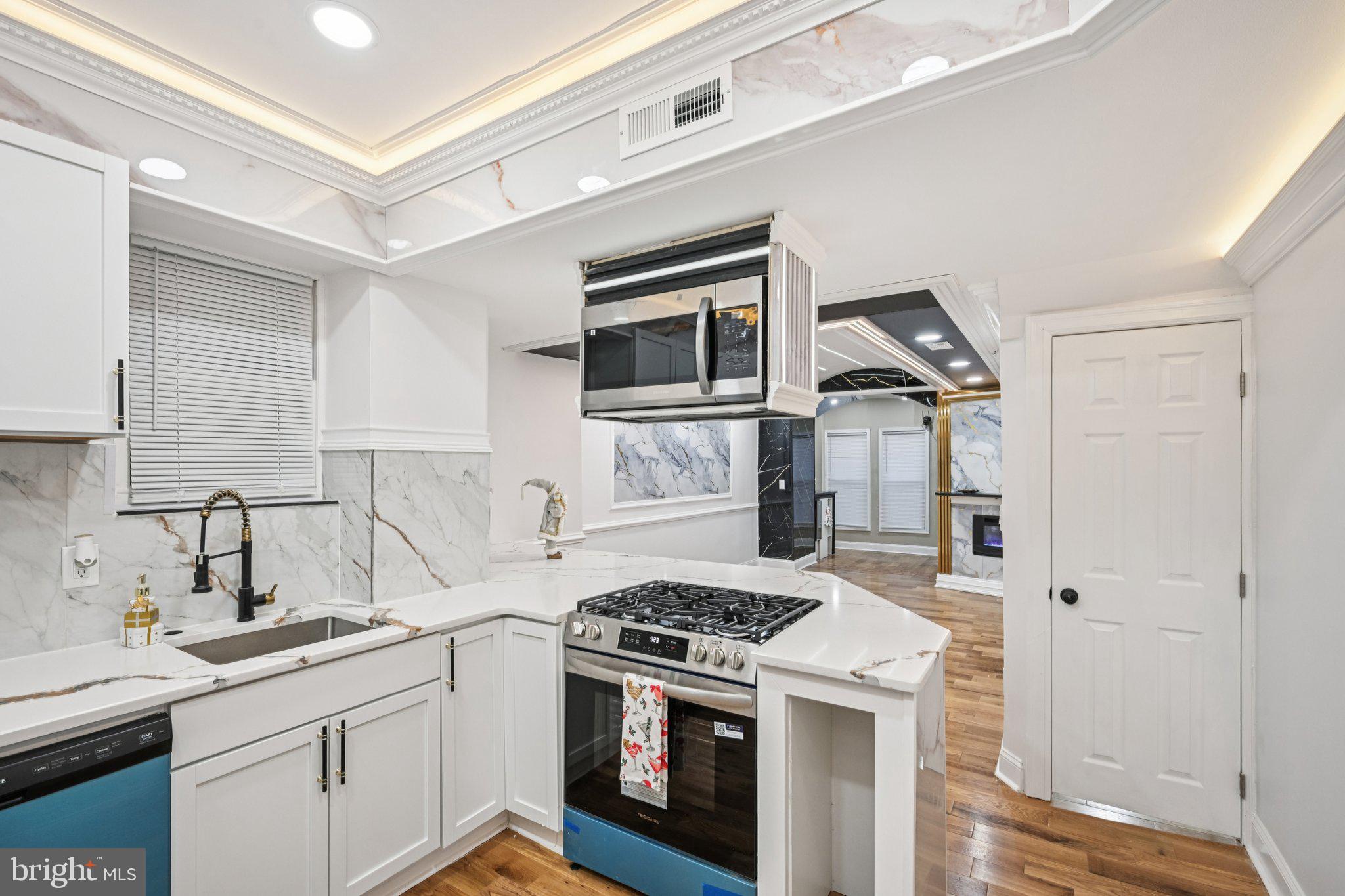 5702 Belmar Street Philadelphia, PA 19143 - Photo 9 of 29