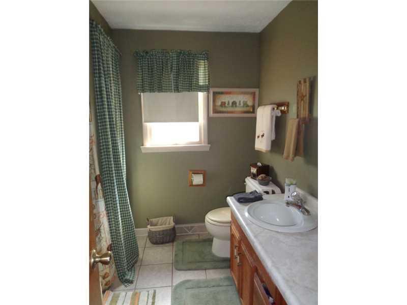 1182 East Lake Road Transfer, PA 16154 - Photo 5 of 14 Full Bath.