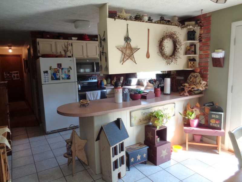 1182 East Lake Road Transfer, PA 16154 - Photo 8 of 14 Kitchen.