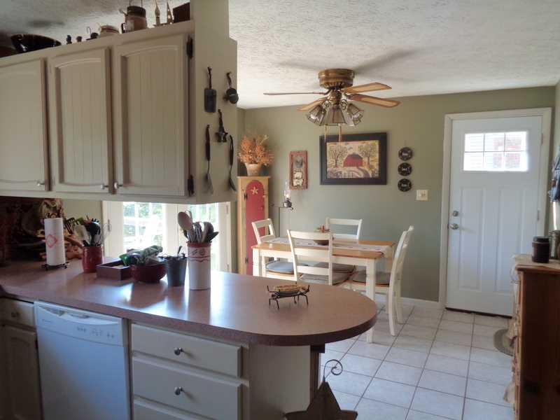 1182 East Lake Road Transfer, PA 16154 - Photo 9 of 14 Kitchen.