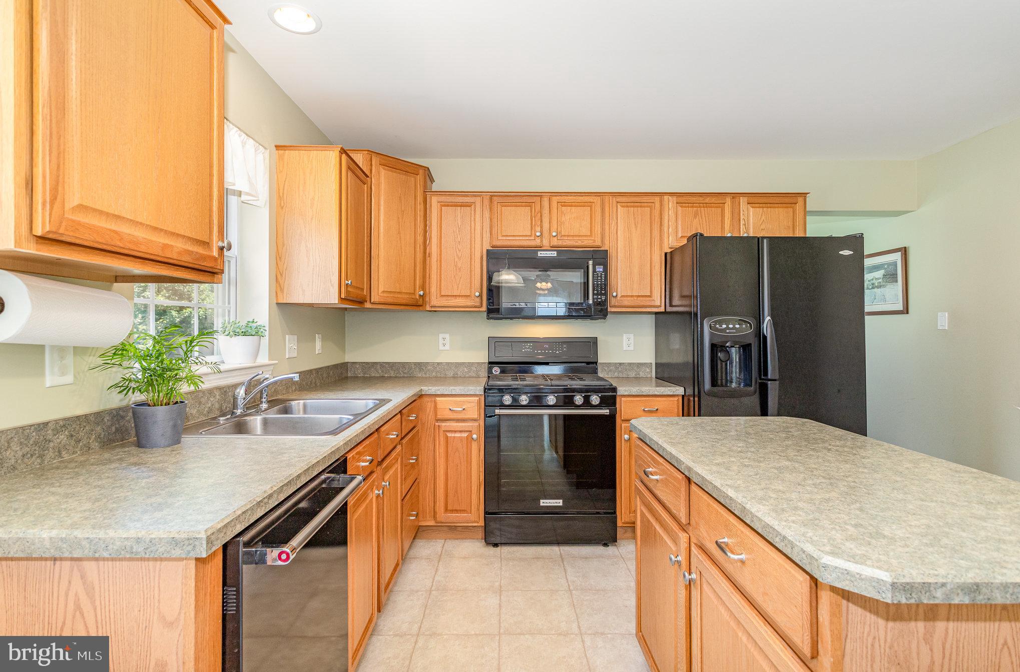 212 Deerfield Lane Lititz, PA 17543 - Photo 12 of 33