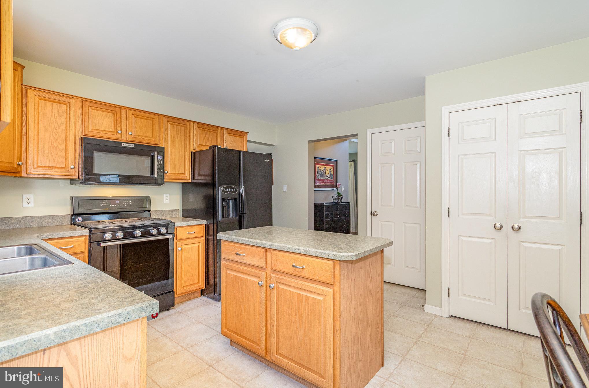 212 Deerfield Lane Lititz, PA 17543 - Photo 13 of 33