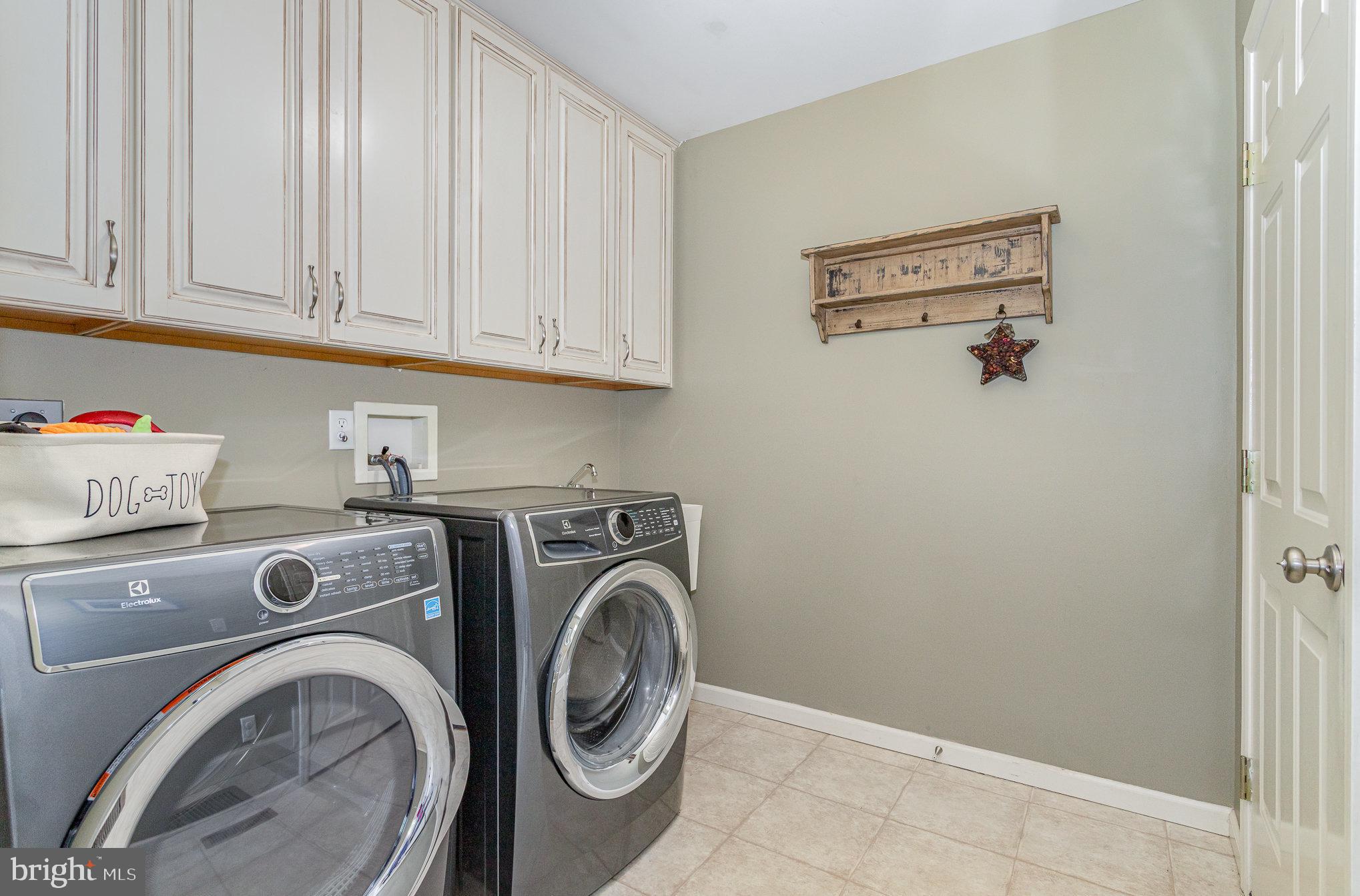 212 Deerfield Lane Lititz, PA 17543 - Photo 17 of 33