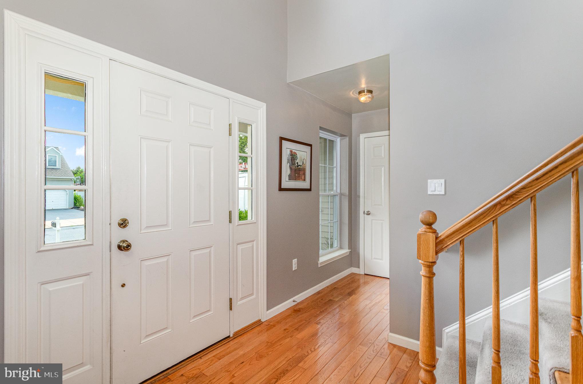 212 Deerfield Lane Lititz, PA 17543 - Photo 4 of 33