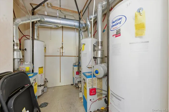 a view of hallway with washer and dryer
