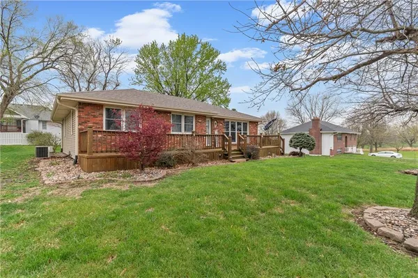 $310,000 | 1211 Park Avenue, Cameron, MO 64429