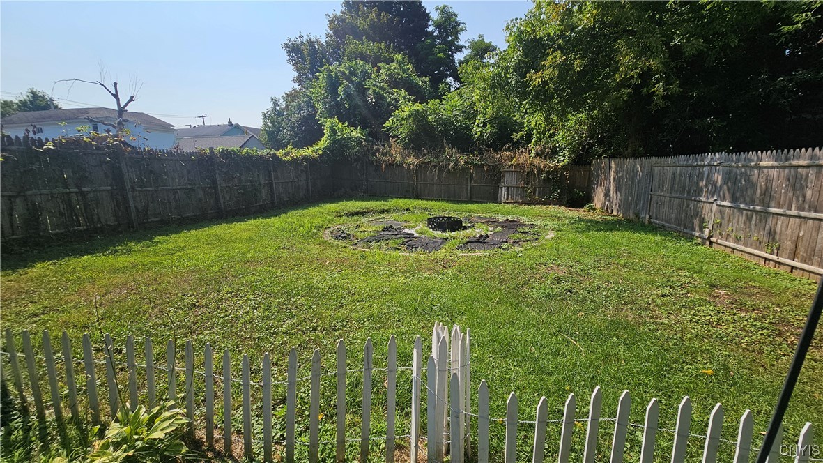 16 Pulaski Street Auburn, NY 13021 - Photo 4 of 19