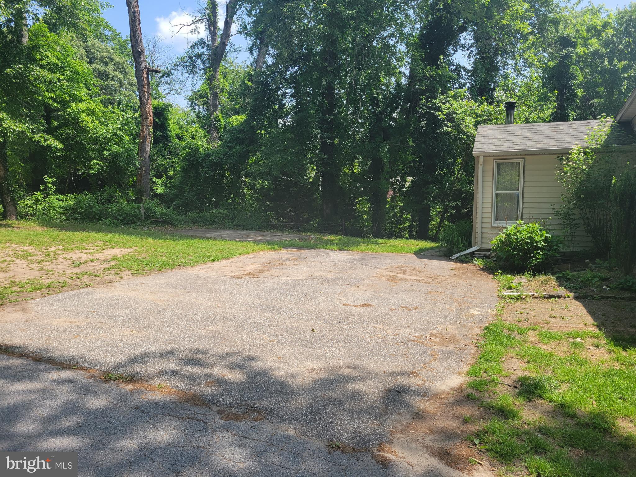 335 Ridge Road Pasadena, MD 21122 - Photo 3 of 5