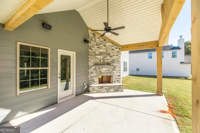 a house view with a outdoor space