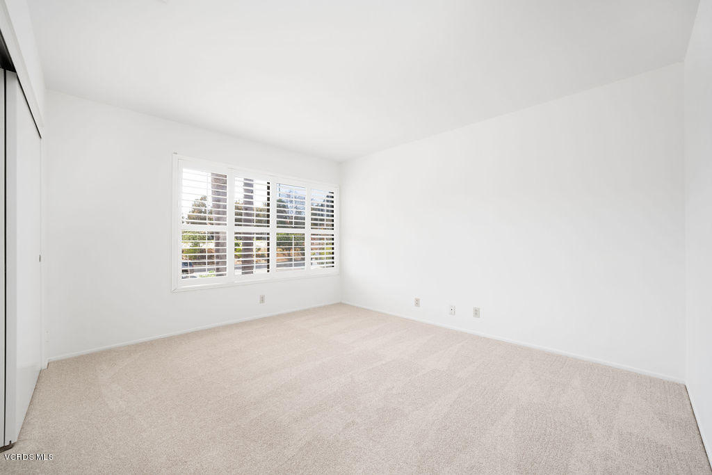 2260 Harbor Boulevard Oxnard, CA 93035 - Photo 25 of 28 a view of an empty room with a window