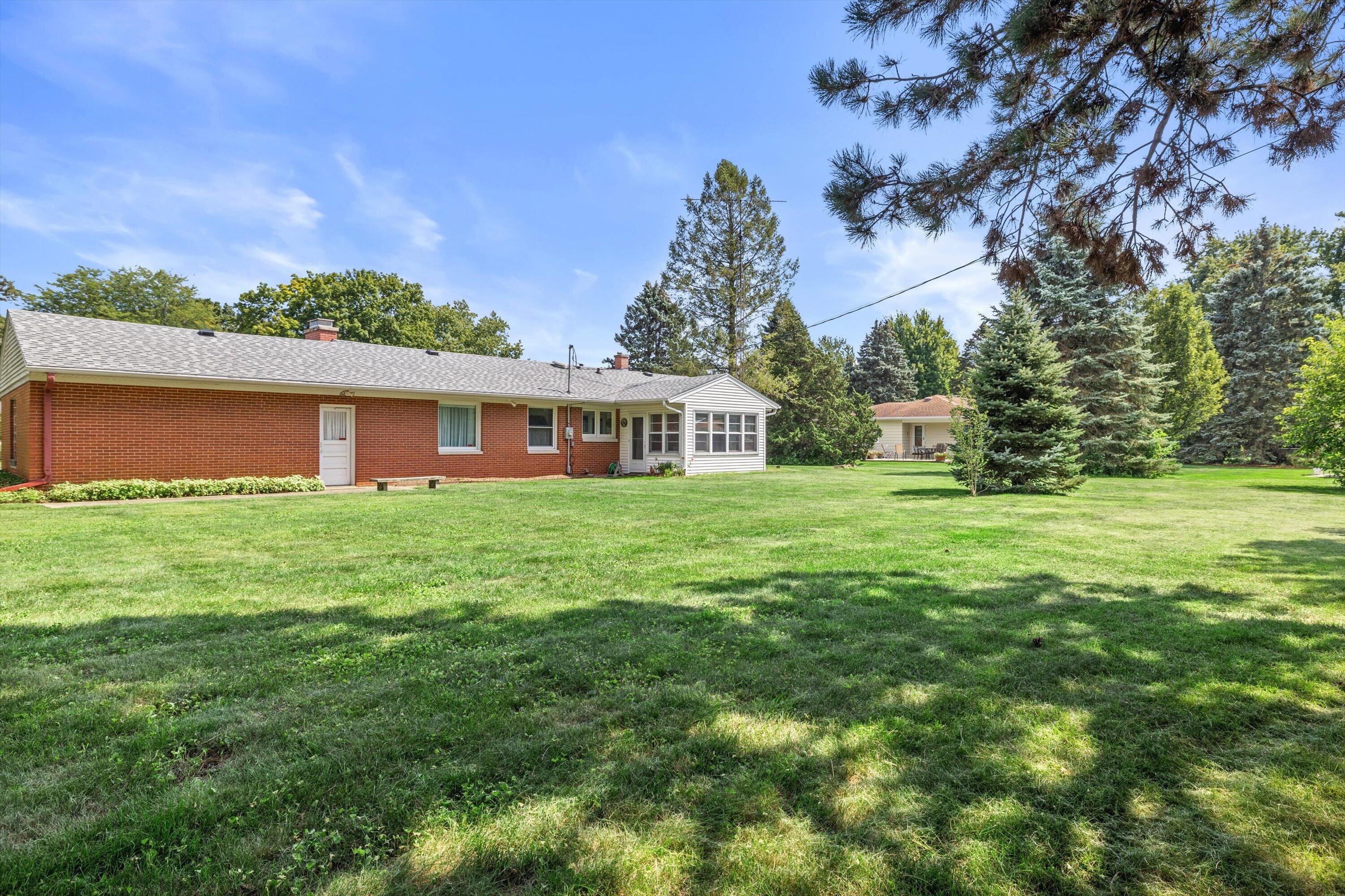 3628 Country Lane Racine, WI 53405 - Photo 37 of 42 35-Back view
