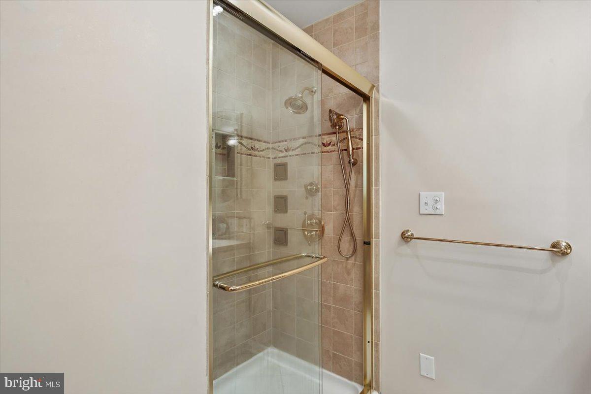 14811 Springfield Road Germantown, MD 20874 - Photo 57 of 116 tiled shower