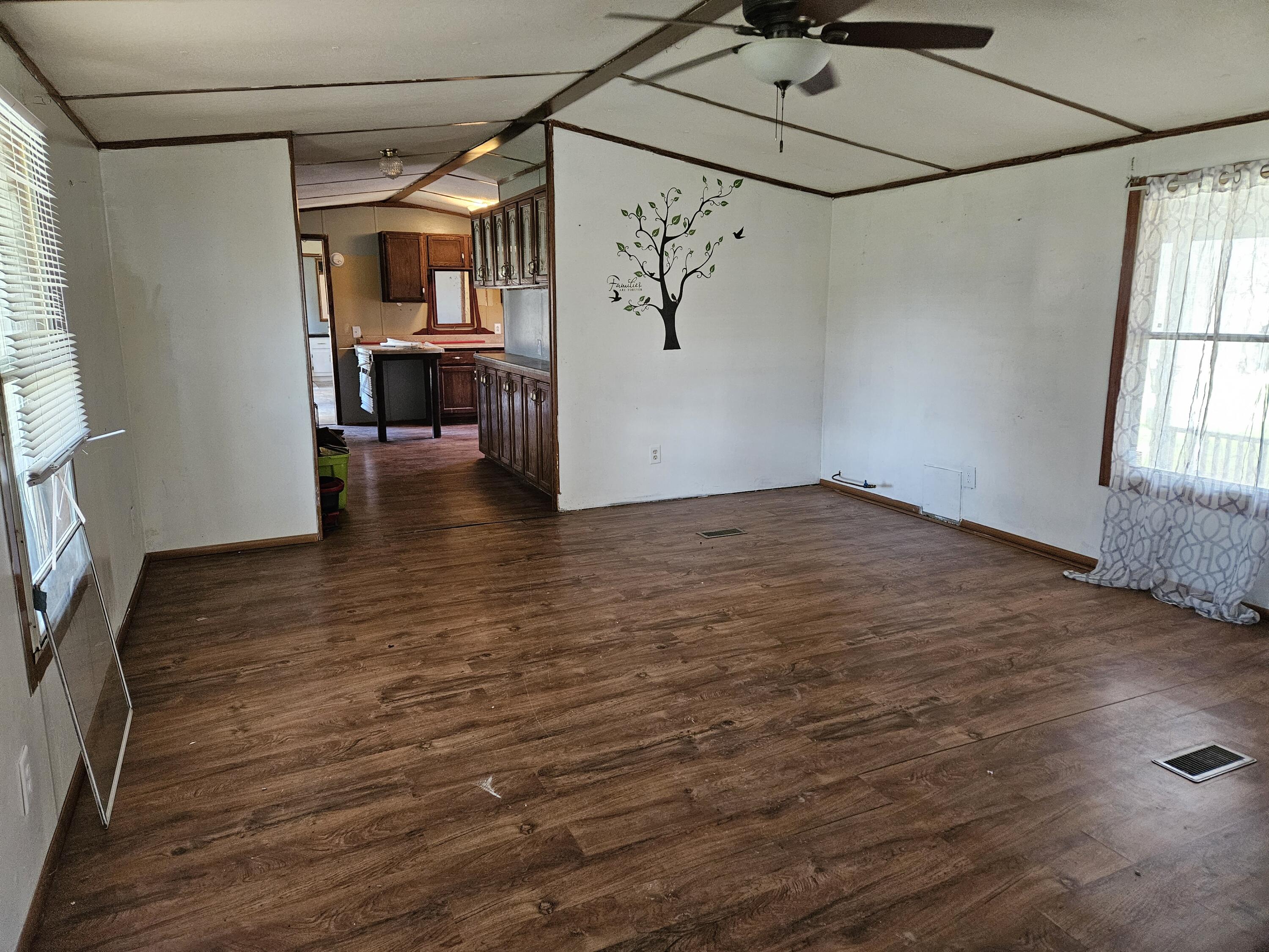 119 Combs Road Dunnville, KY 42528 - Photo 29 of 35 20250317_134602