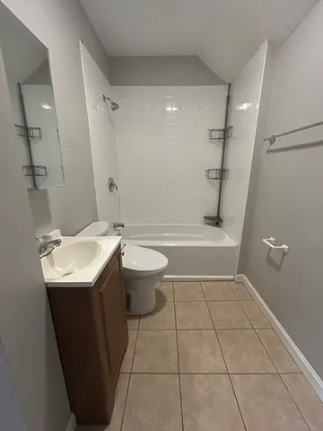 $1,200 | 2 Grout Court, Worcester, MA 01610