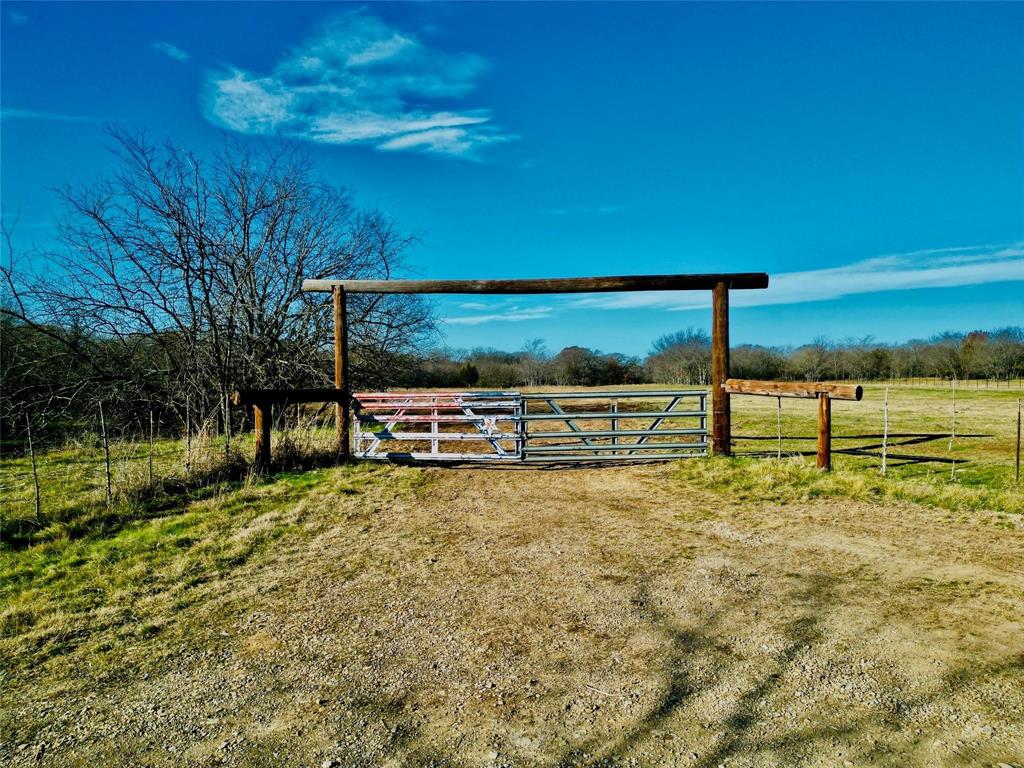 Lot 5-tbd Lot 5-tbd Hidden Valley Rd Valley View Valley View, TX 76272 - Photo 19 of 25 a view of a yard